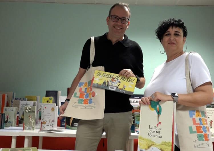 La biblioteca busca cinquanta ‘Famílies lectores’